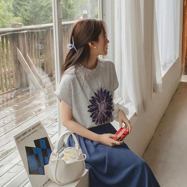 韓國製．甜美花朵刺繡圖騰短袖上衣．白鳥麗子_1
