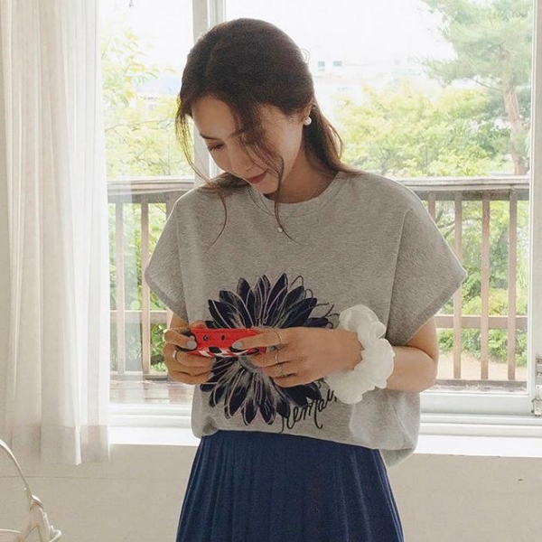 韓國製．甜美花朵刺繡圖騰短袖上衣．白鳥麗子_2