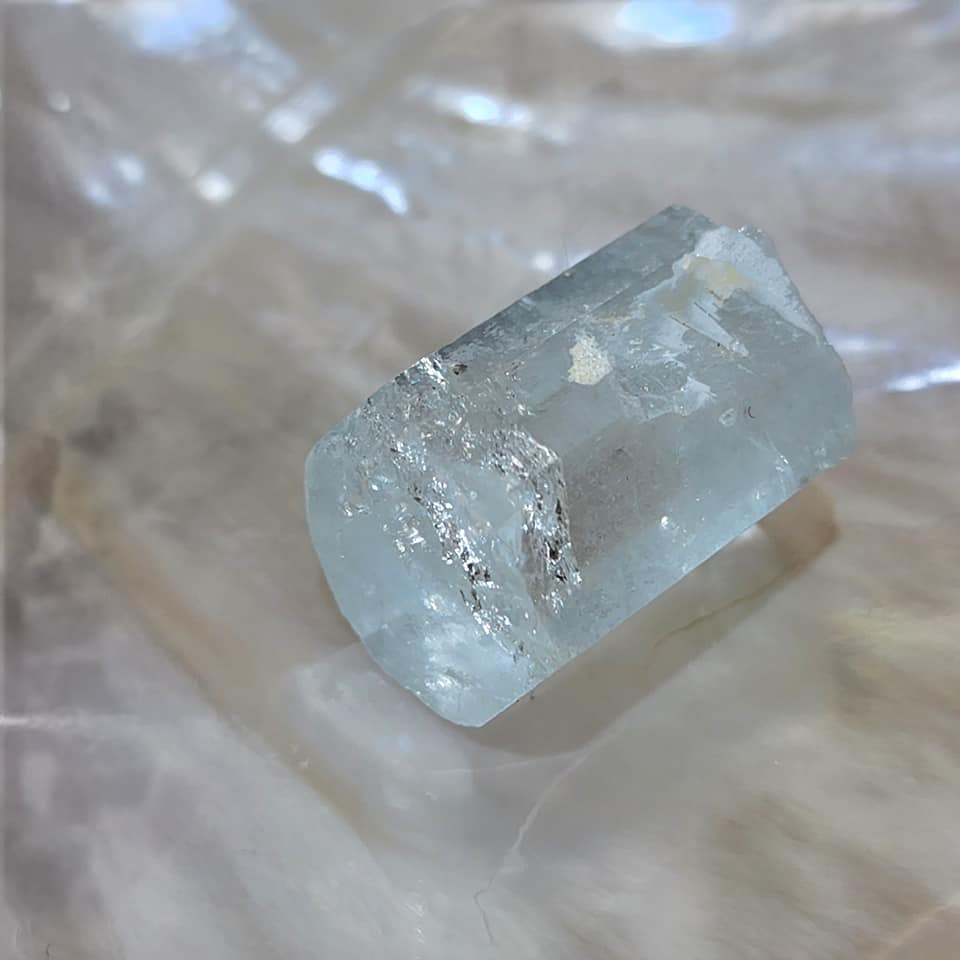 寶石級巴基斯坦海水藍寶原礦晶體230217-22號 ~好人緣、對應喉輪、增加溝通能力、也是旅行及以海維生職業的護身符~_0