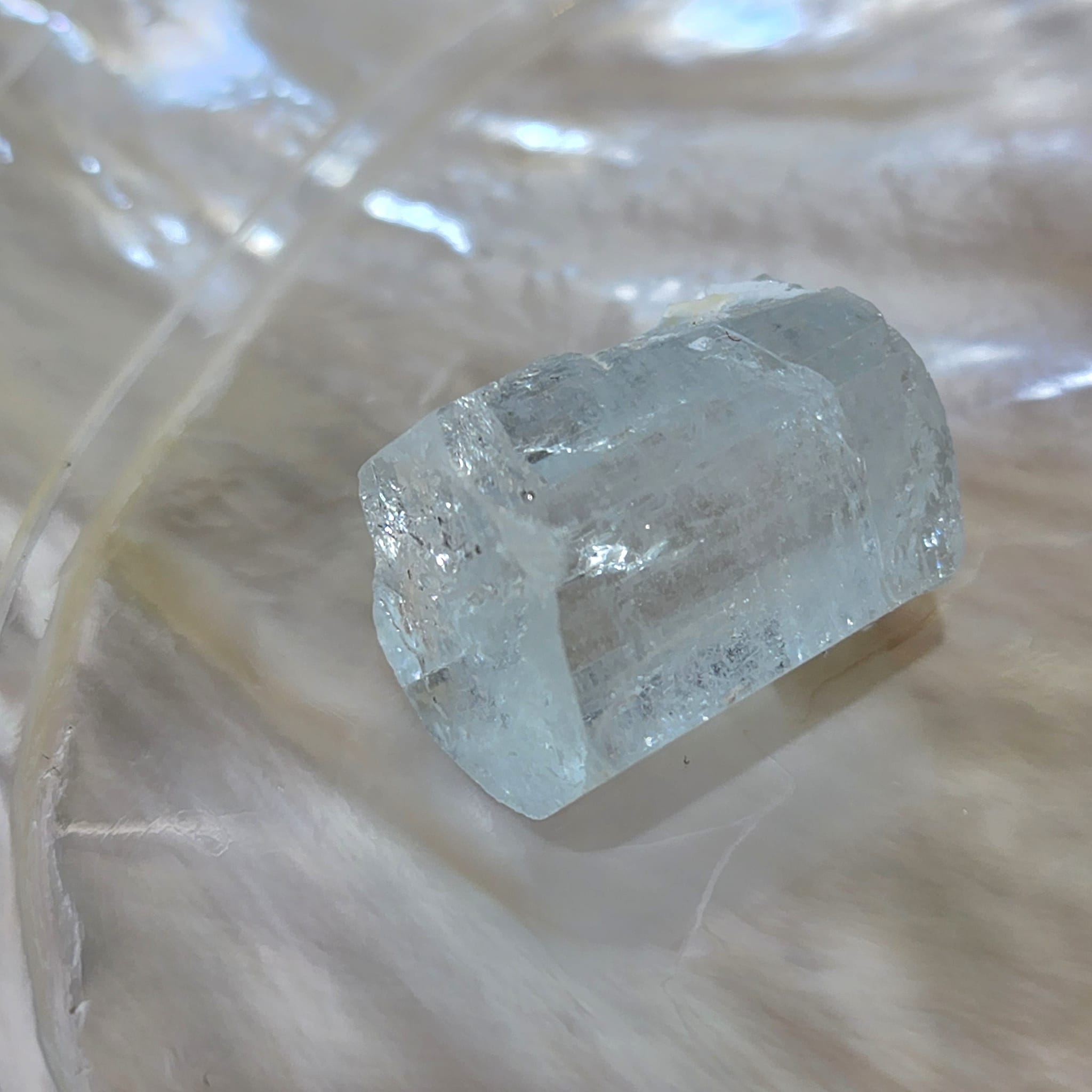 寶石級巴基斯坦海水藍寶原礦晶體230217-22號 ~好人緣、對應喉輪、增加溝通能力、也是旅行及以海維生職業的護身符~_2