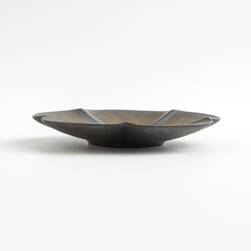 WAGA 日式褐金 11cm 陶瓷花瓣型小盤︱單品_1