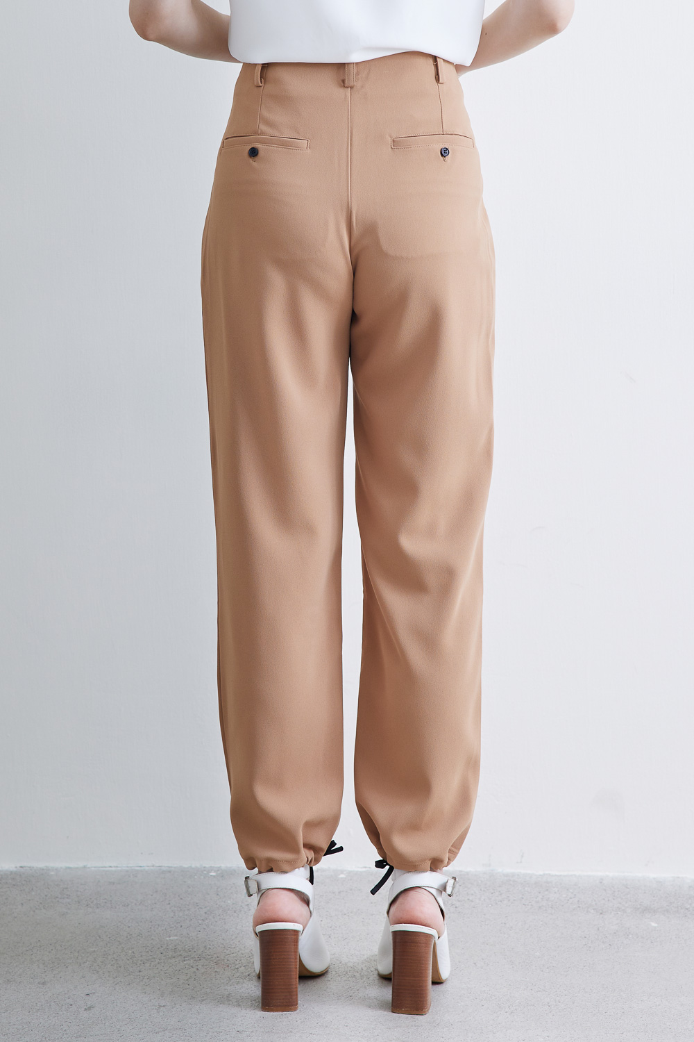 SST&C #Online Exclusive  Caramel Pleated Front Casual Trousers | 8231811005  (Outlet)_5