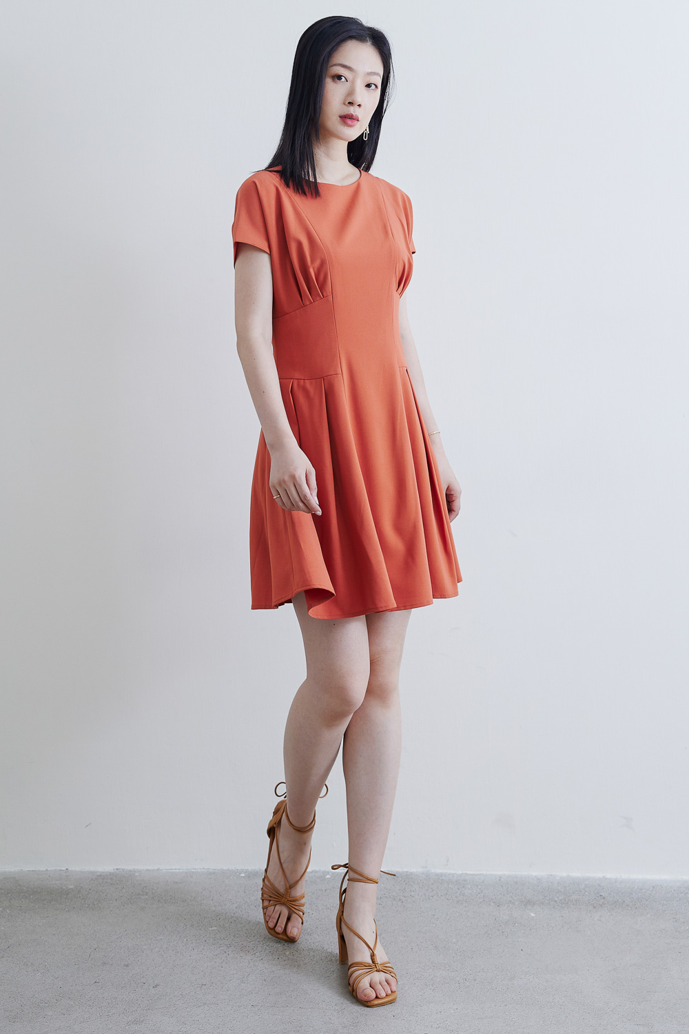 SST&C #Online Exclusive  Coral Daisy Round Neck Pleated Design Dress | 8562104001  (Outlet)_2