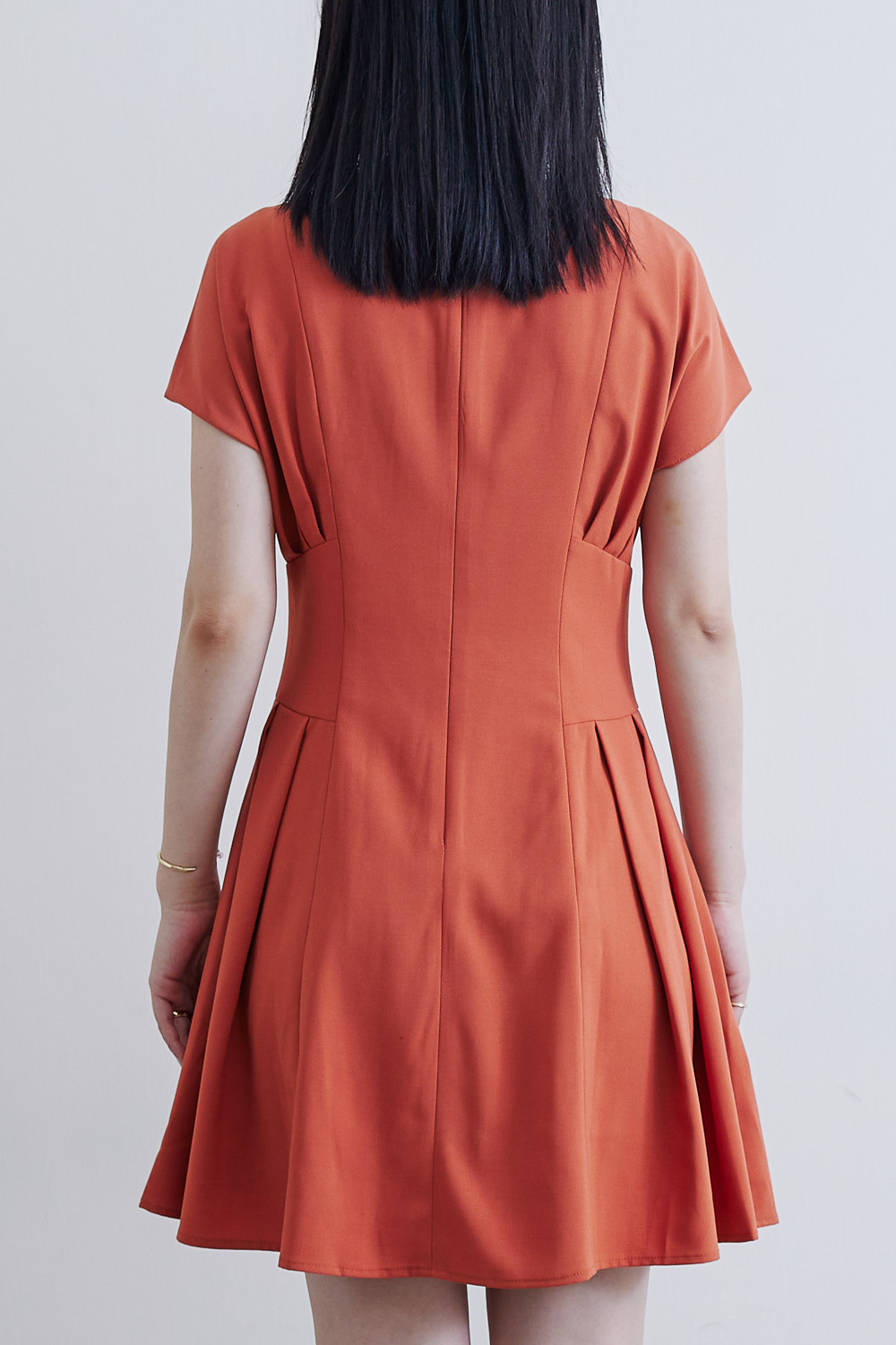 SST&C #Online Exclusive  Coral Daisy Round Neck Pleated Design Dress | 8562104001  (Outlet)_5