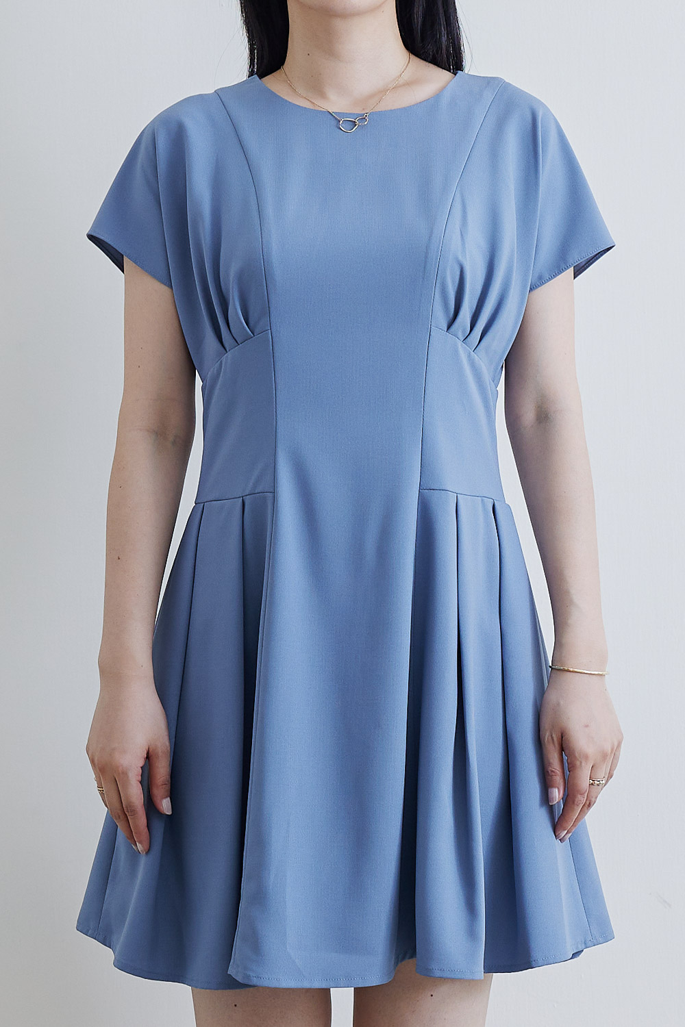 SST&C #Online Exclusive  Round Neck Pleated Dress | 8562104002  (Outlet)_3