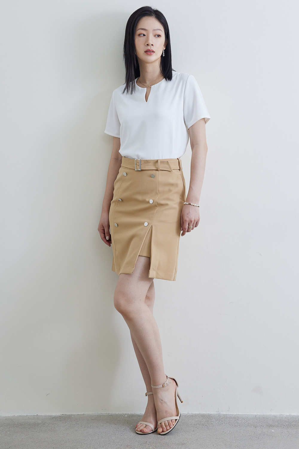 SST&C #網路獨賣款 卡其色開衩雙排扣及膝裙 | 8361812001 (outlet)_1