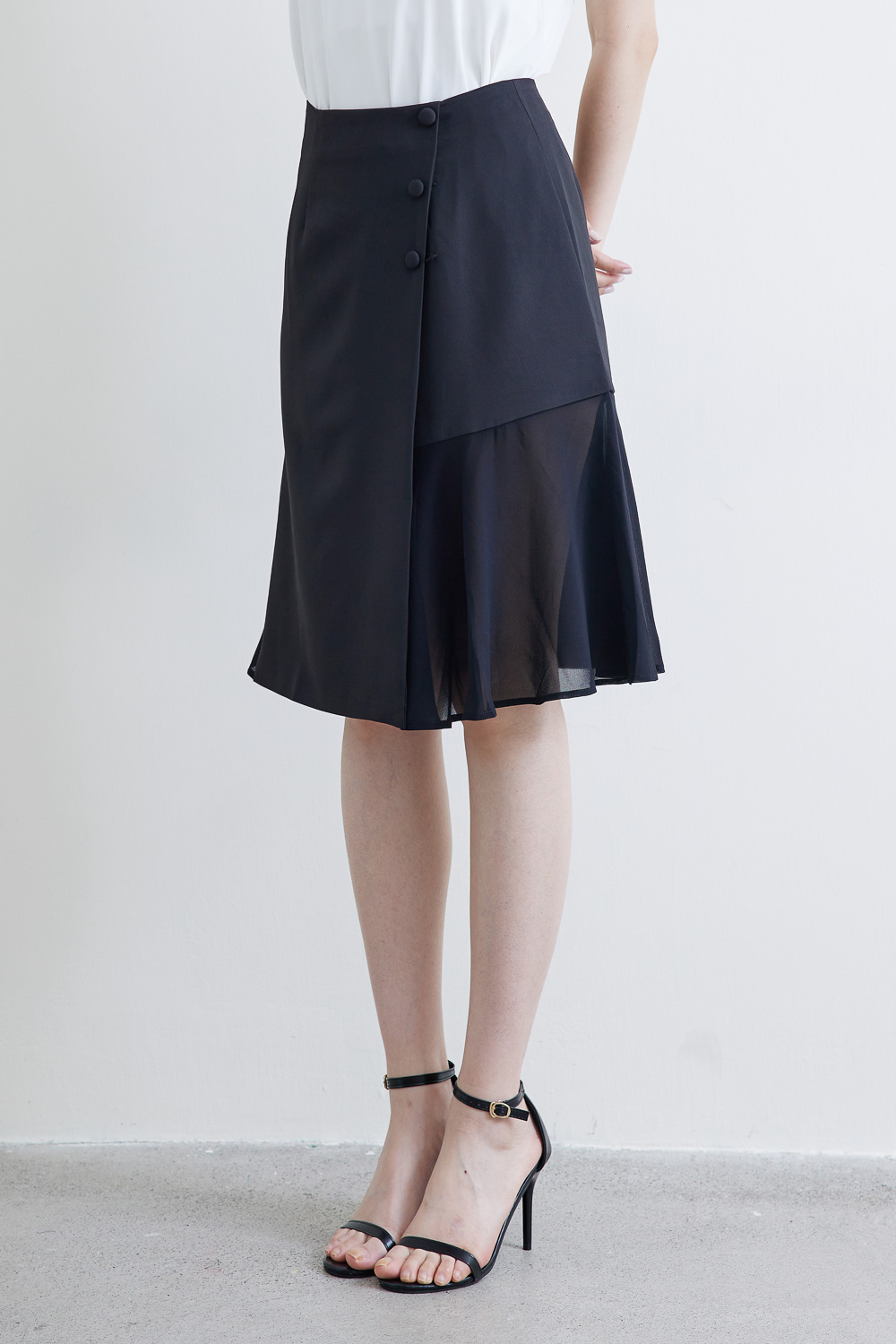 SST&C #Online Exclusive  Black Cut-Over Knee Skirt |  8361812004 (Outlet)_5