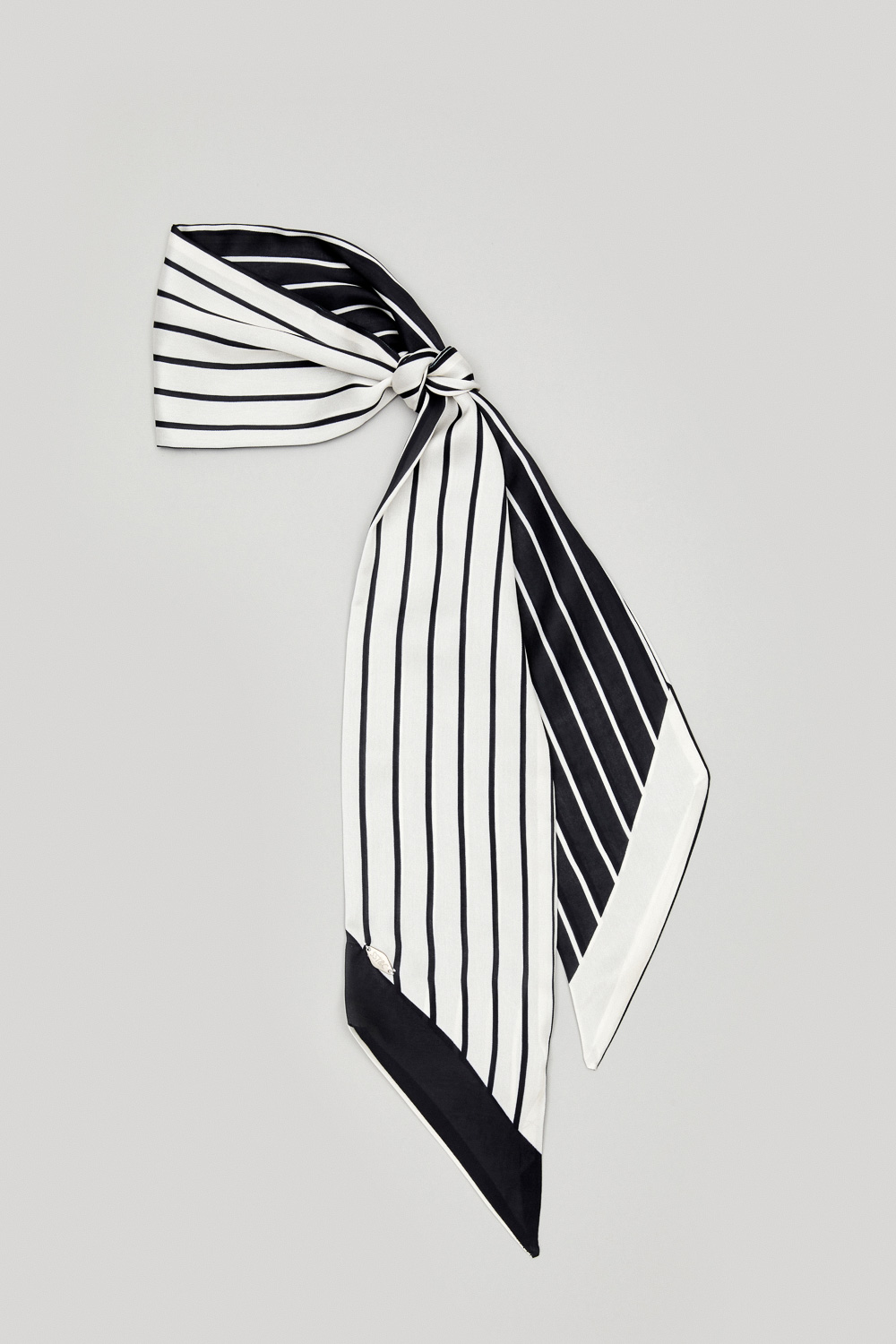 SST&C Black and White Striped Pattern Scarf | 9662305010  (Outlet)_1