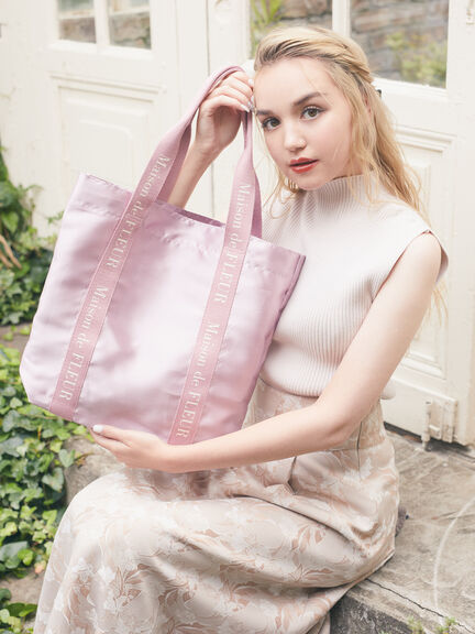 【WEB限定】甜美LOGO印花方形托特包(8S33F0J0700) - Maison de FLEUR