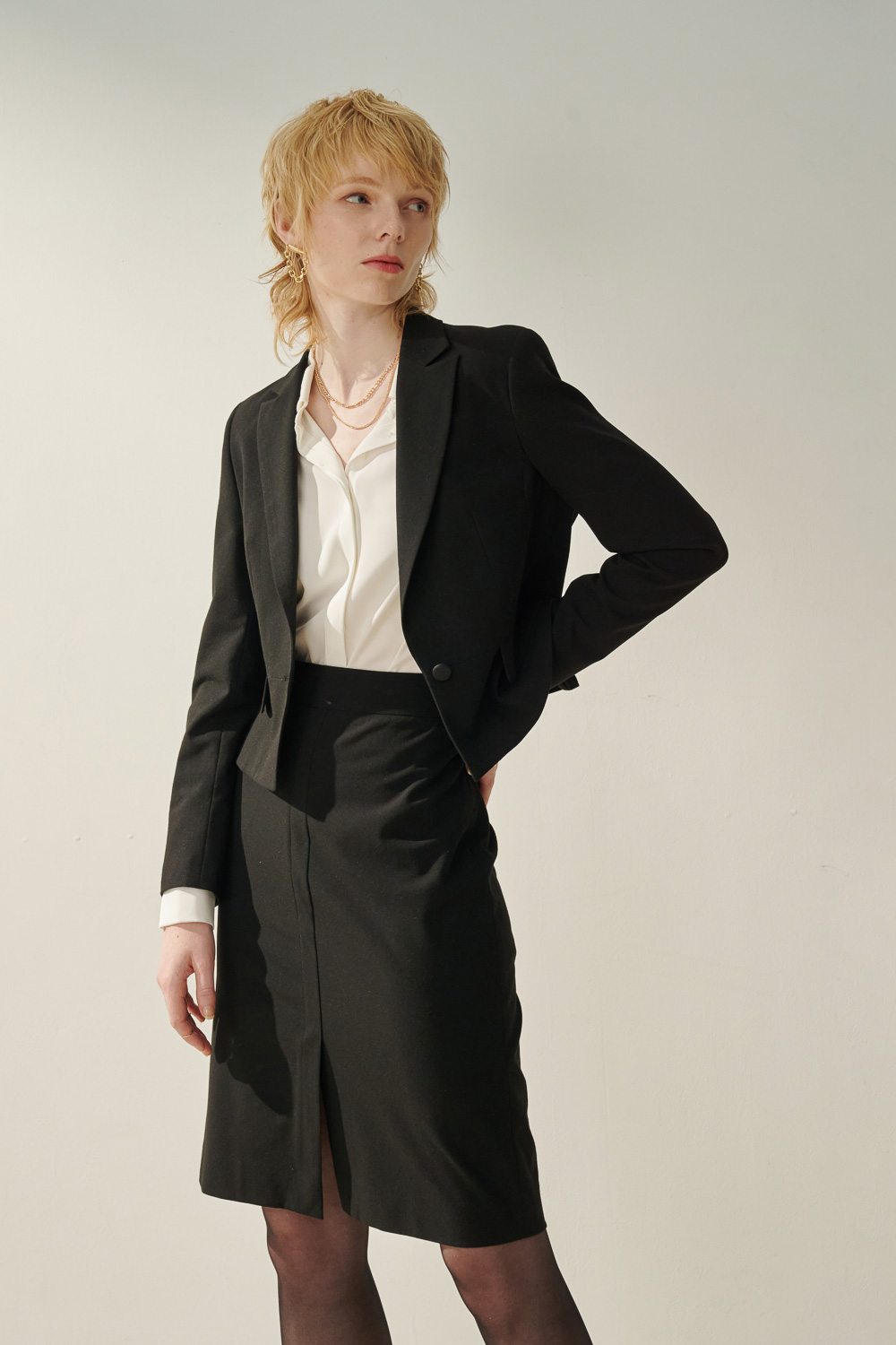 SST&C Black Sword Collar Short Suit Jacket | 7162308001  (Outlet)_2