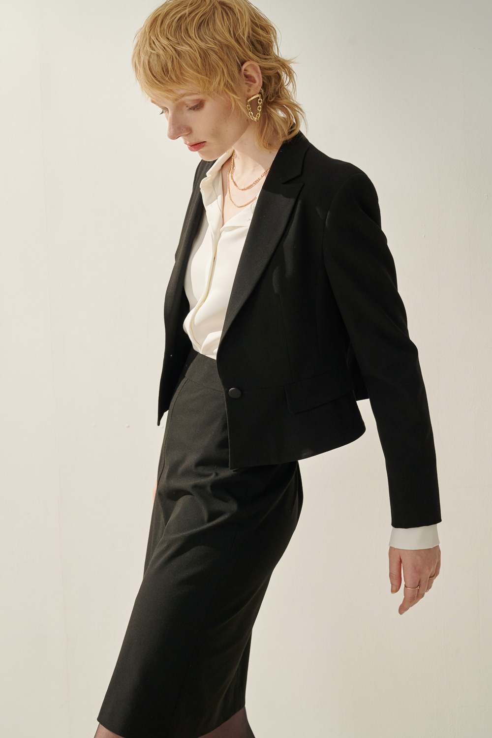 SST&C Black Sword Collar Short Suit Jacket | 7162308001  (Outlet)_3