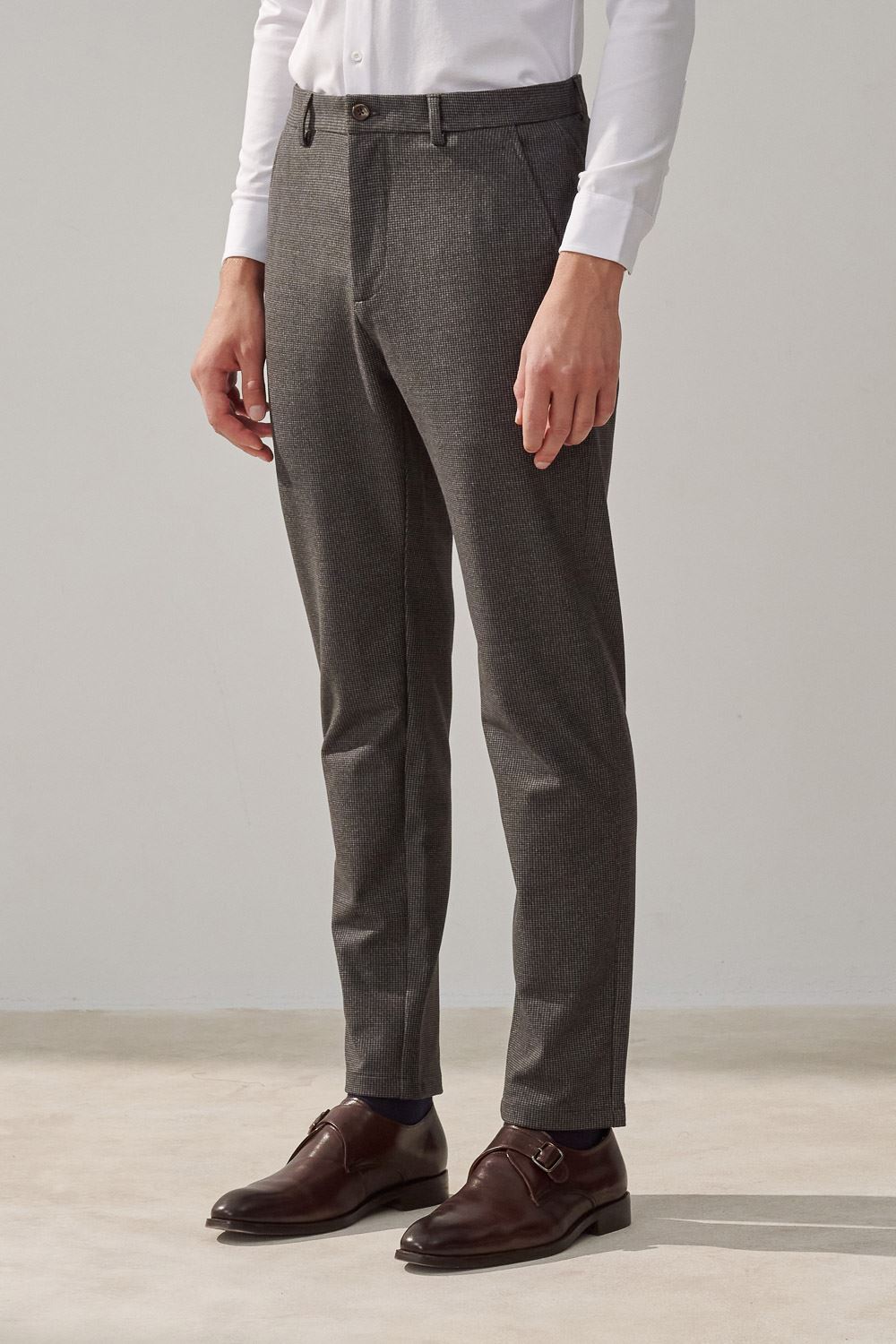 SST&C Dark Gray Houndstooth Stretchy Comfortable Slim Fit Casual Trousers | 1212309002  (Outlet)_1