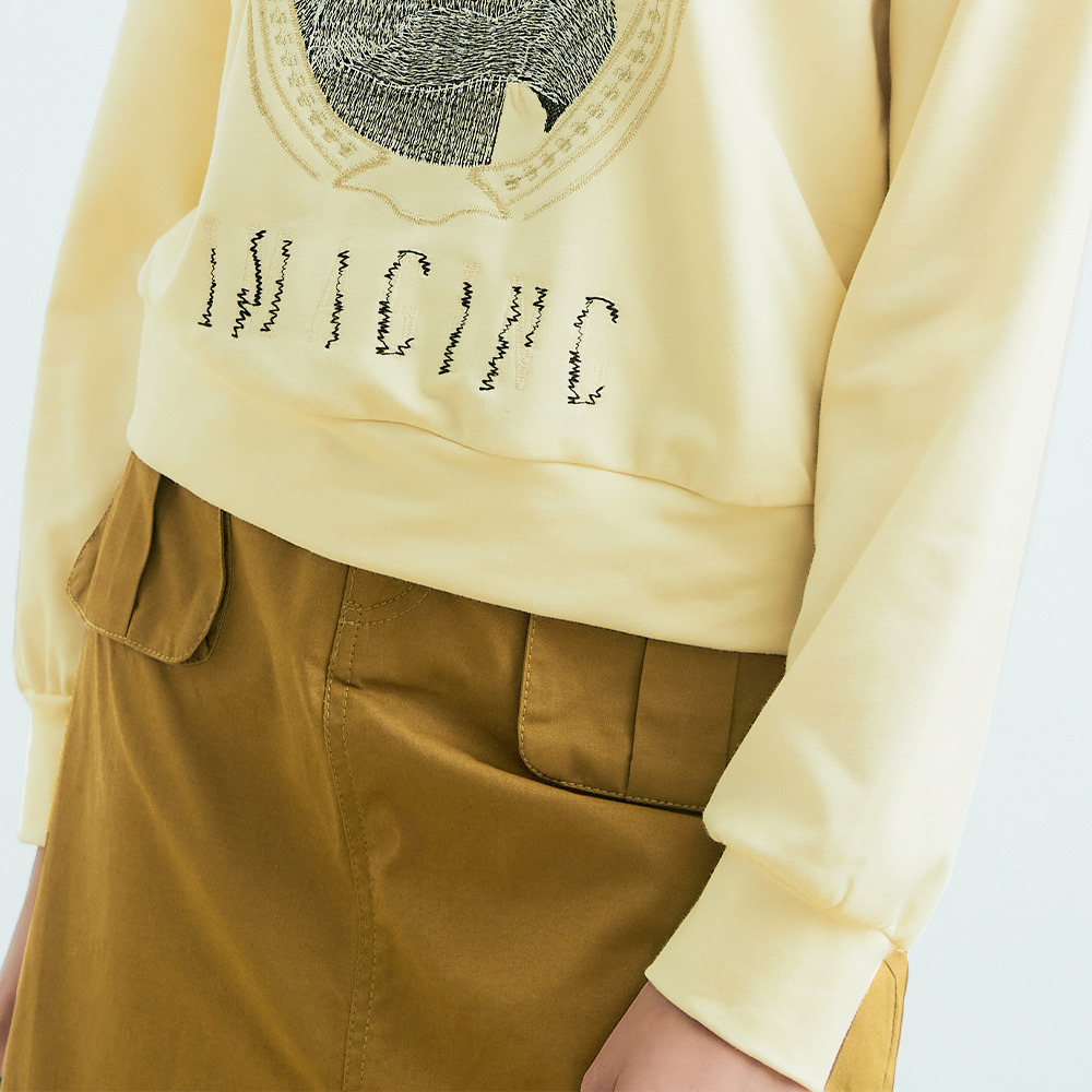 OUWEY歐薇 神奇動物字母刺繡棉質上衣(淺黃色；S-L)3233131606_3