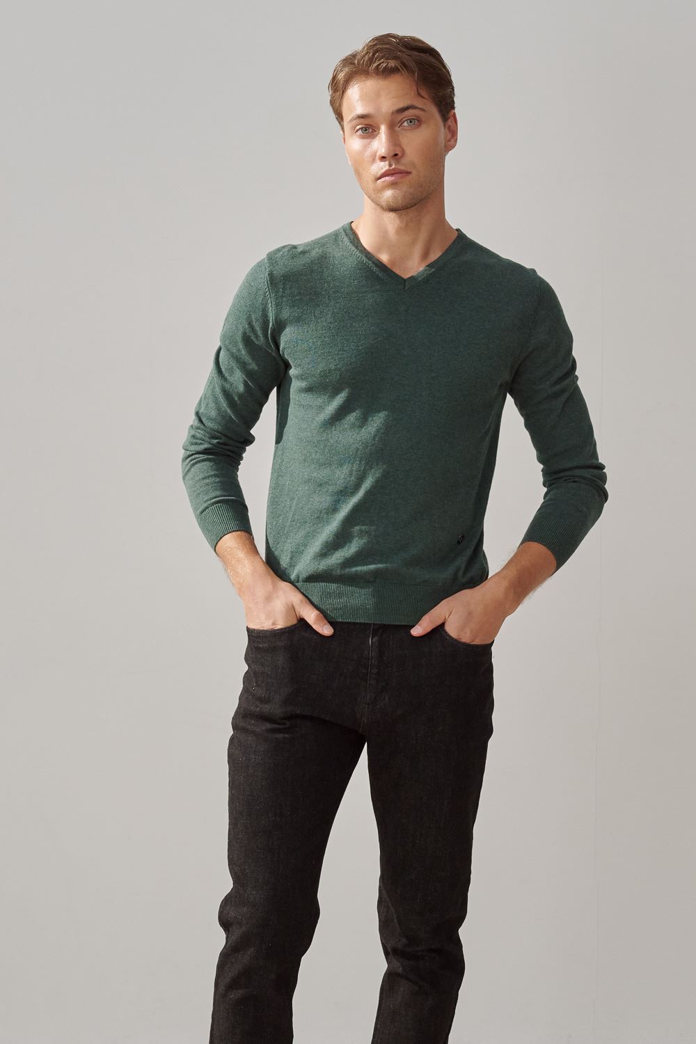 SST&C Forest Green V-Neck Cotton Sweater | 1112310009  (Outlet)_2