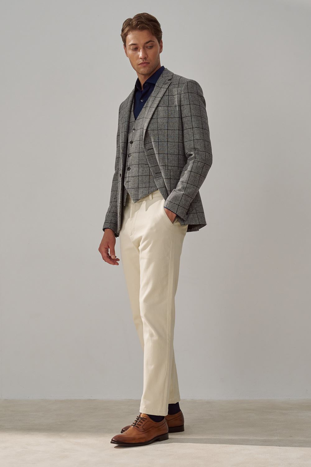 SST&C Cream White Straight Fit Twill Casual Trousers | 1212310007  (Outlet)_4