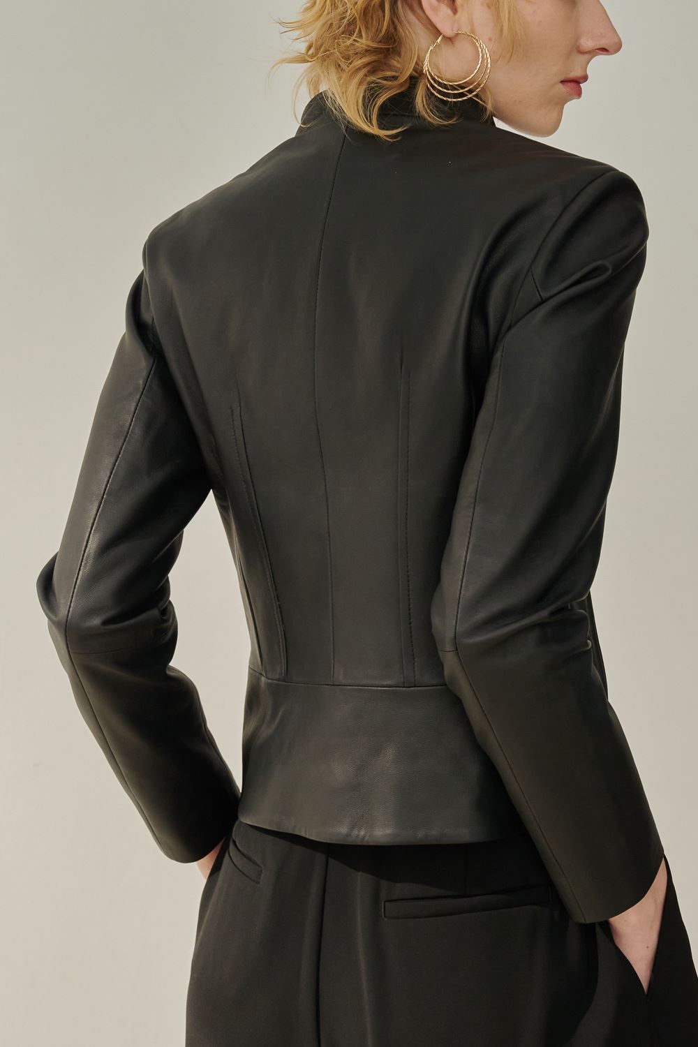 SST&C Stand Collar Slim Fit Short Sheepskin Leather Jacket | 8862310001  (Outlet)_5