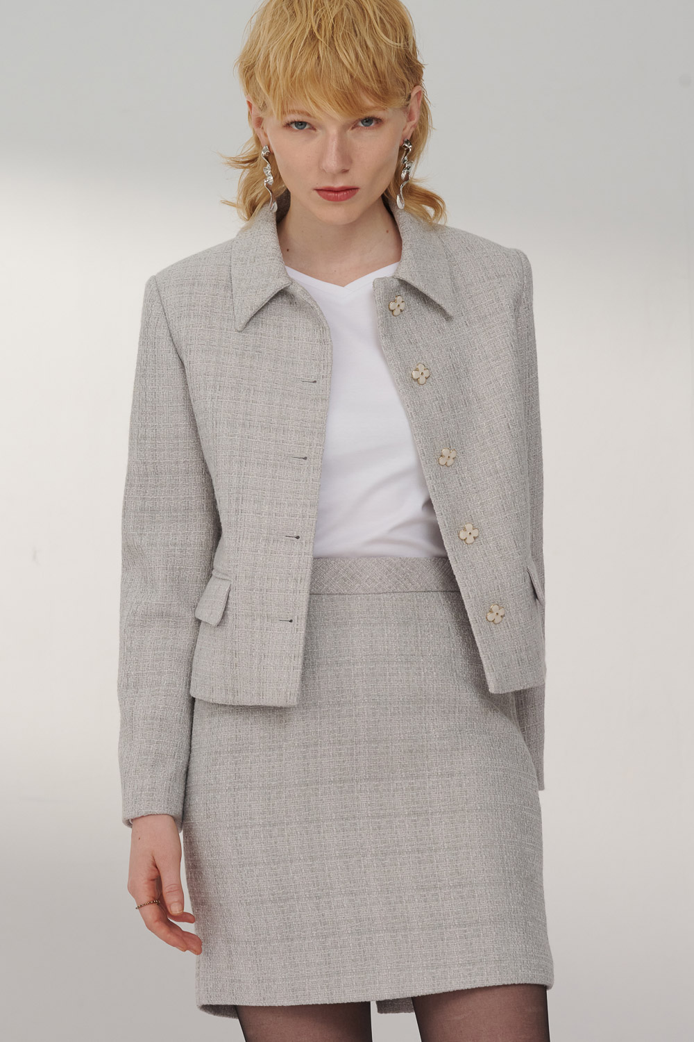 SST&C Xiaoxiangfeng Silver Gray Duffle Lapel Short Coat | 8162310001  (Outlet)_1
