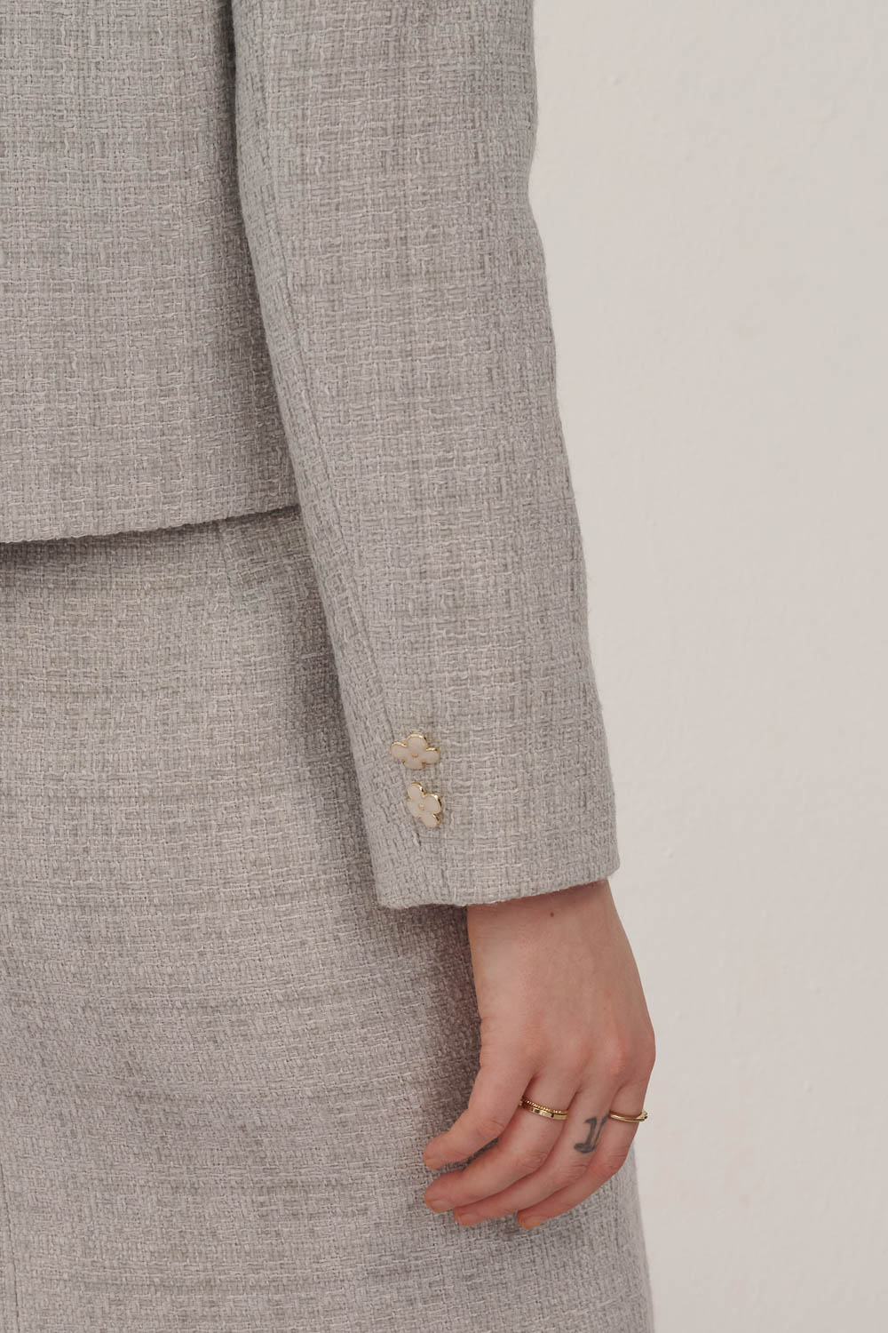 SST&C Xiaoxiangfeng Silver Gray Duffle Lapel Short Coat | 8162310001  (Outlet)_5