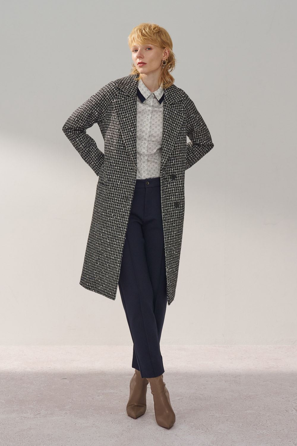 SST&C Dark Blue Low-Rise Slim Knitted Trousers | 8262310001  (Outlet)_3