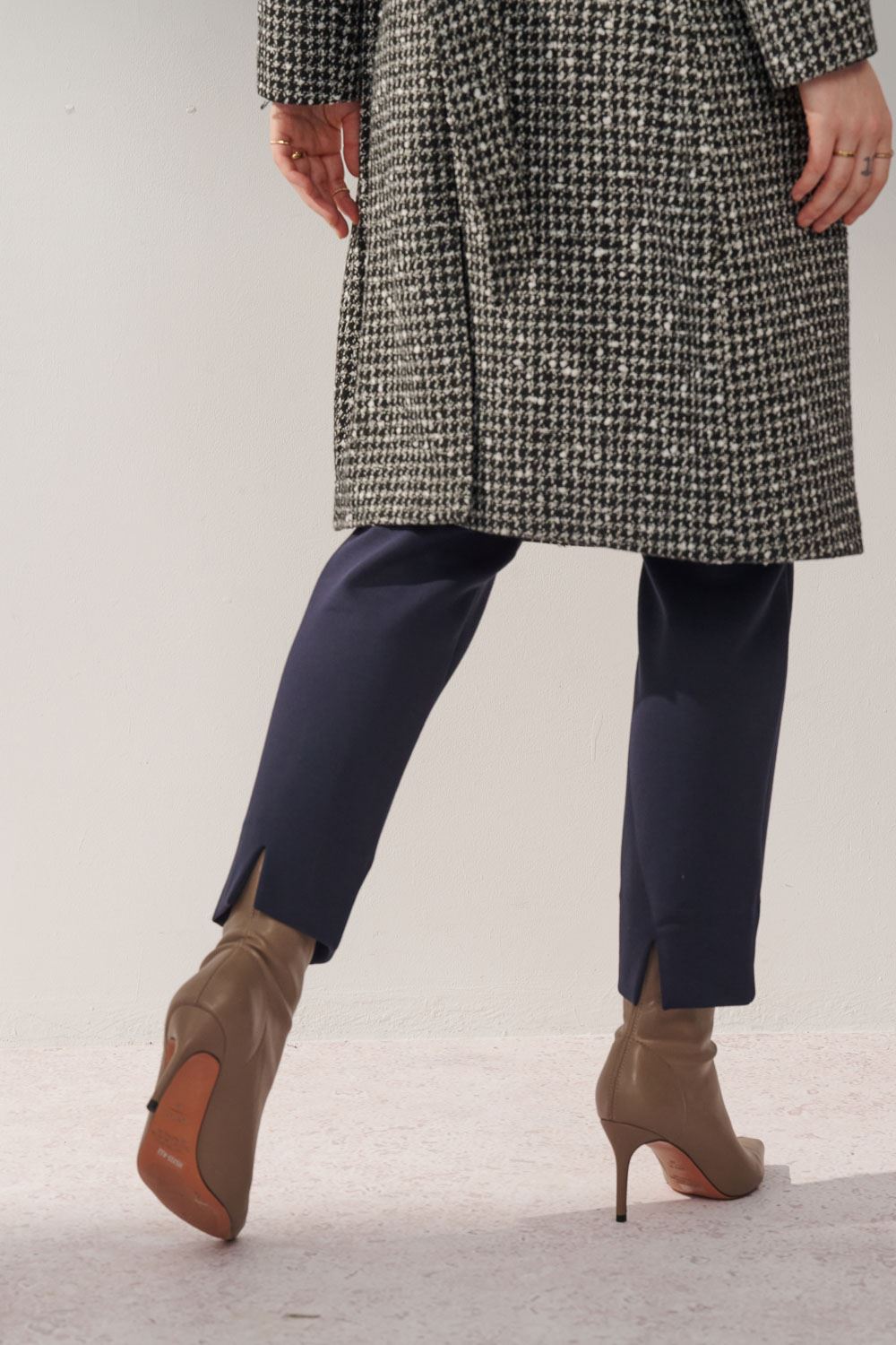 SST&C Dark Blue Low-Rise Slim Knitted Trousers | 8262310001  (Outlet)_6
