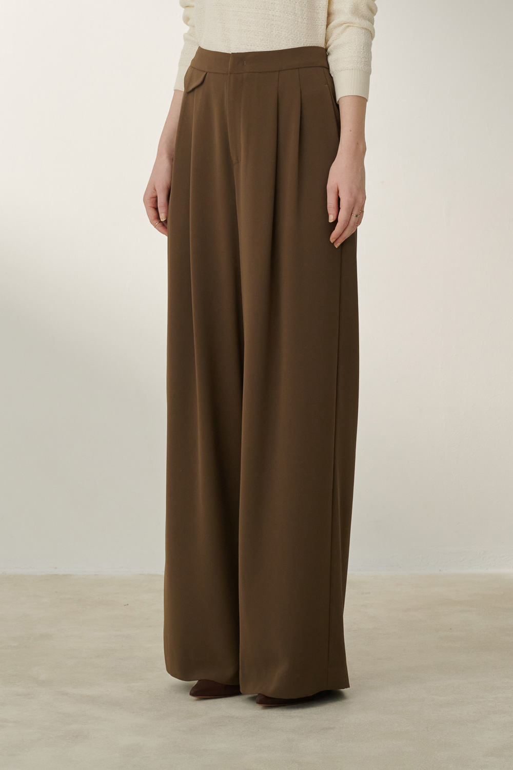 SST&C #Online Exclusive  Gray Coffee Mid-Rise Pleated Wide Trousers | 8262310003  (Outlet)_1