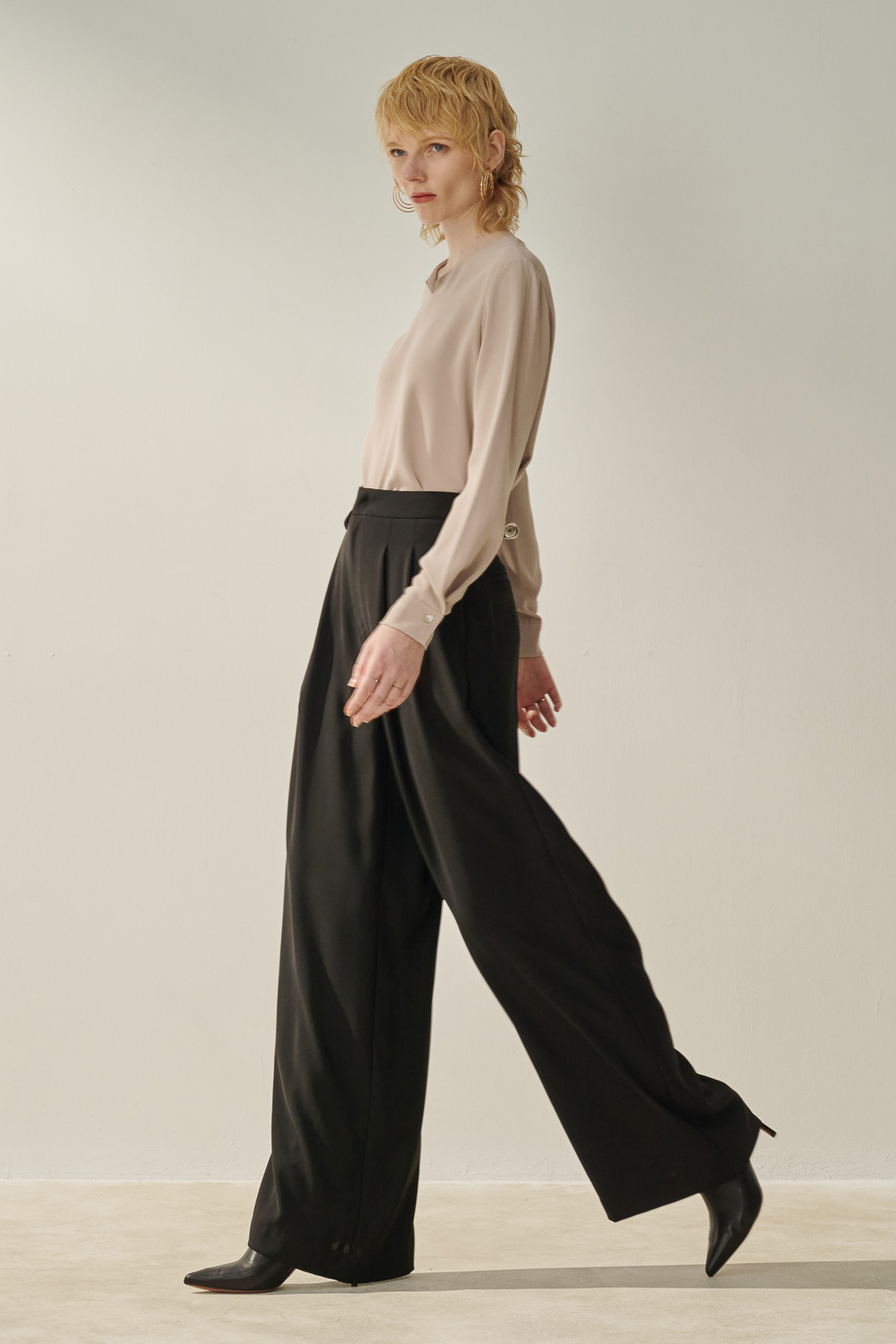 SST&C #Online Exclusive  Black Mid-Rise Pleated Wide Trousers | 8262310004  (Outlet)_3