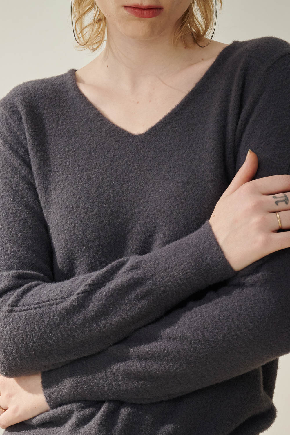 SST&C Dark Gray V-Neck Plush Sweater | 8662310003  (Outlet)_4