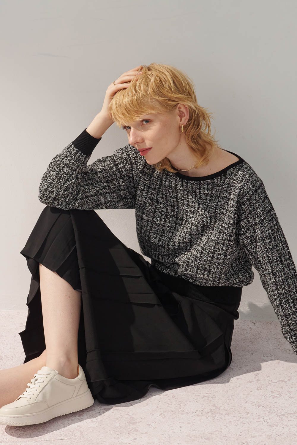 SST&C Black and White Gauze Tweed Off-Shoulder Sweater | 8662310007  (Outlet)_1