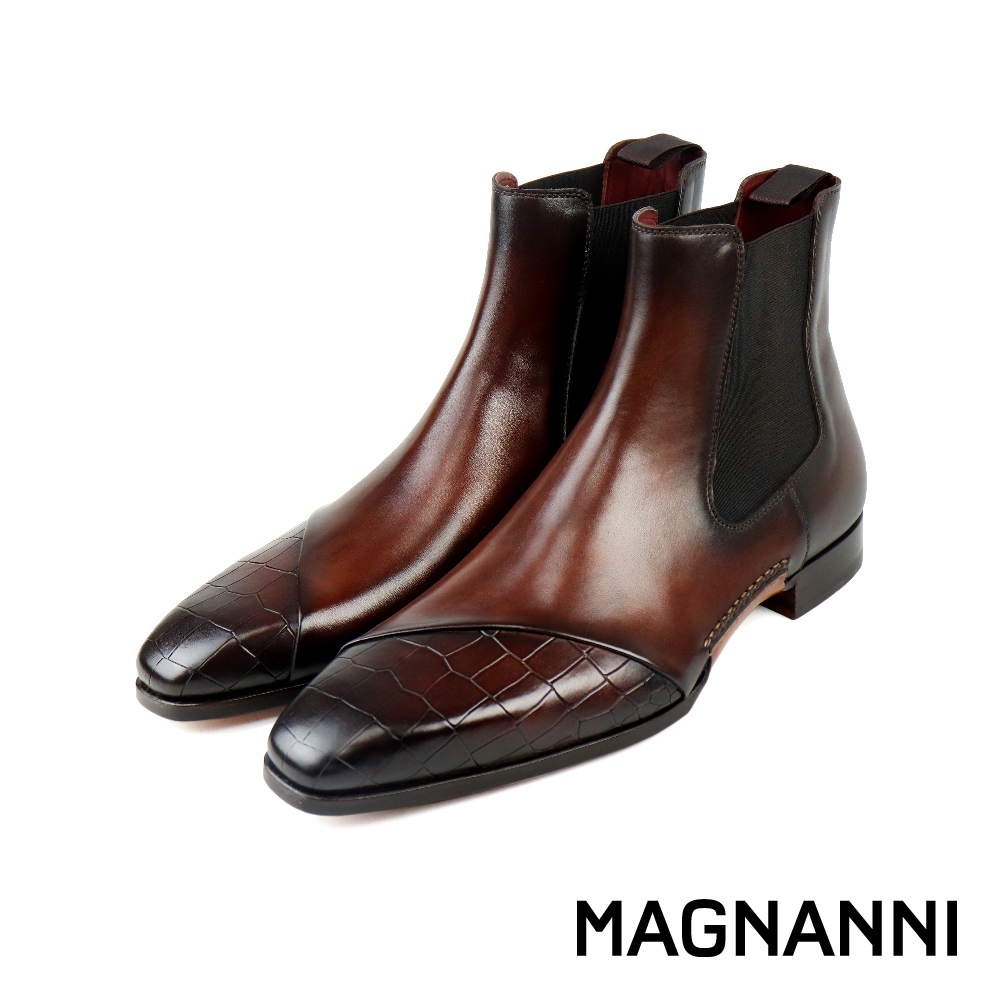 【MAGNANNI】半切面蛇皮紋壓花切爾西靴 深棕色(25488-MBR)