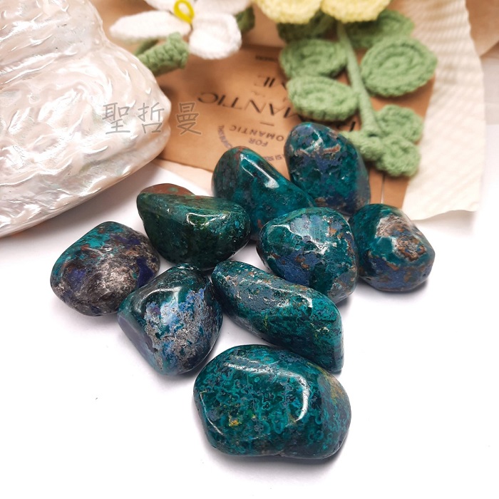 🍀翠銅礦滾石 Dioptase ~啟動心輪，打開心之眼，助人度過創傷，走出低潮_0