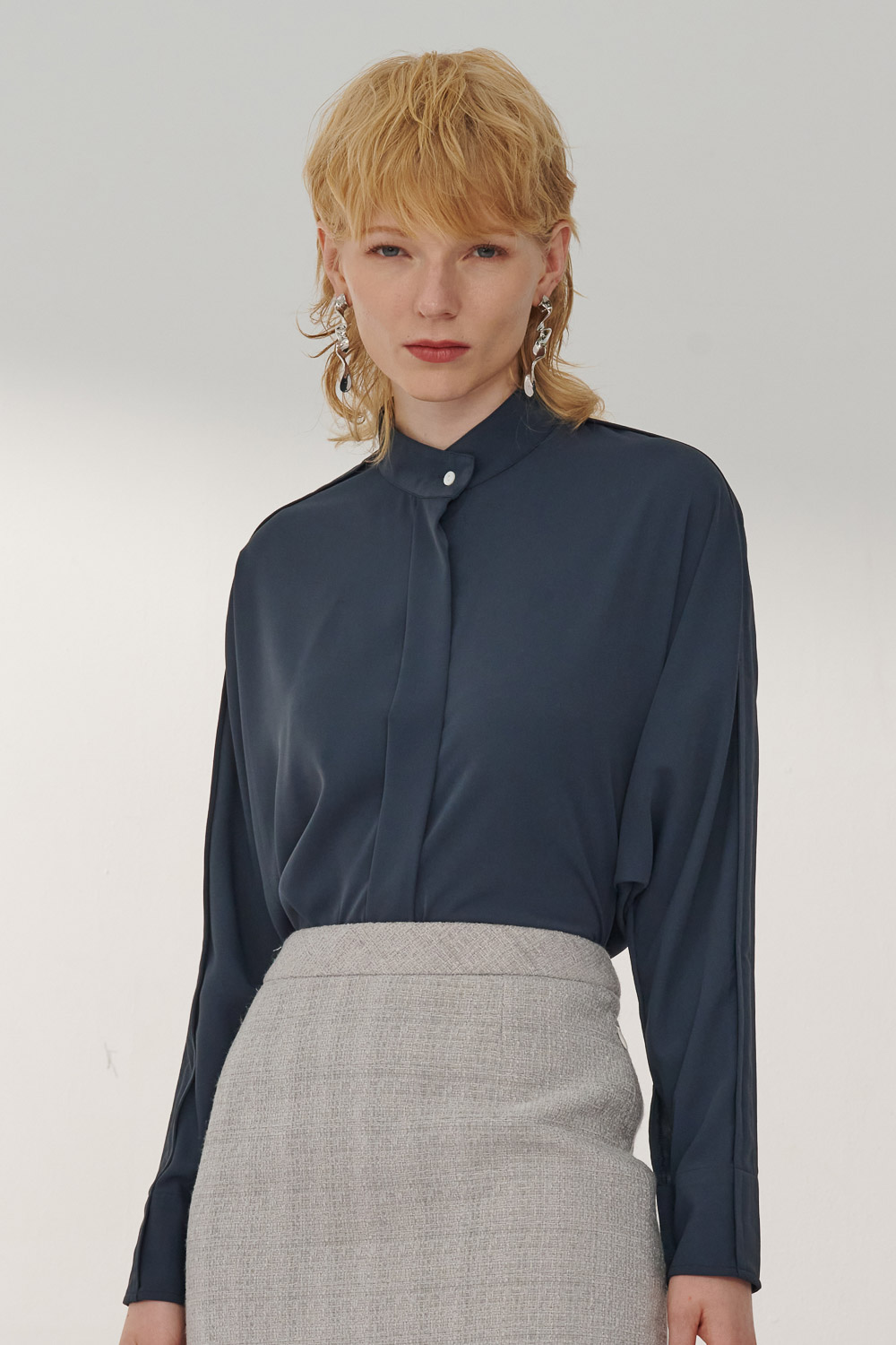 SST&C Dark Gray and Blue Flying Squirrel Sleeves Stand Collar Top | 7662311004  (Outlet)_0
