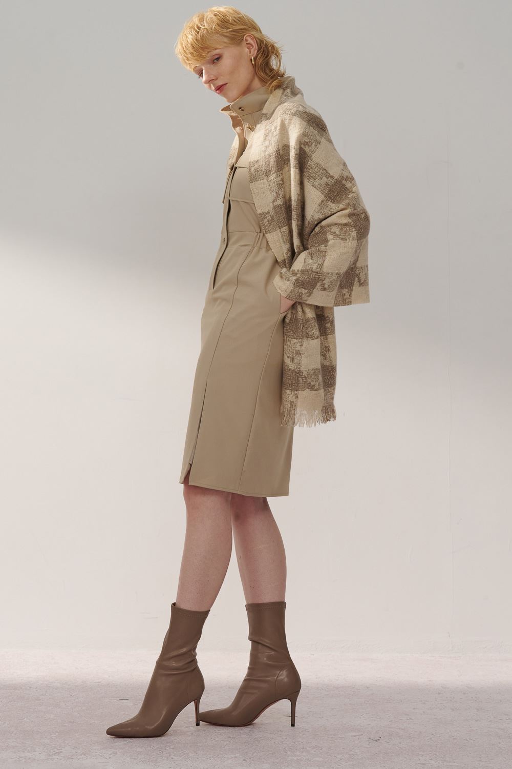 SST&C Khaki Stand Collar Half Placket Pocket Dress | 8562311001  (Outlet)_3