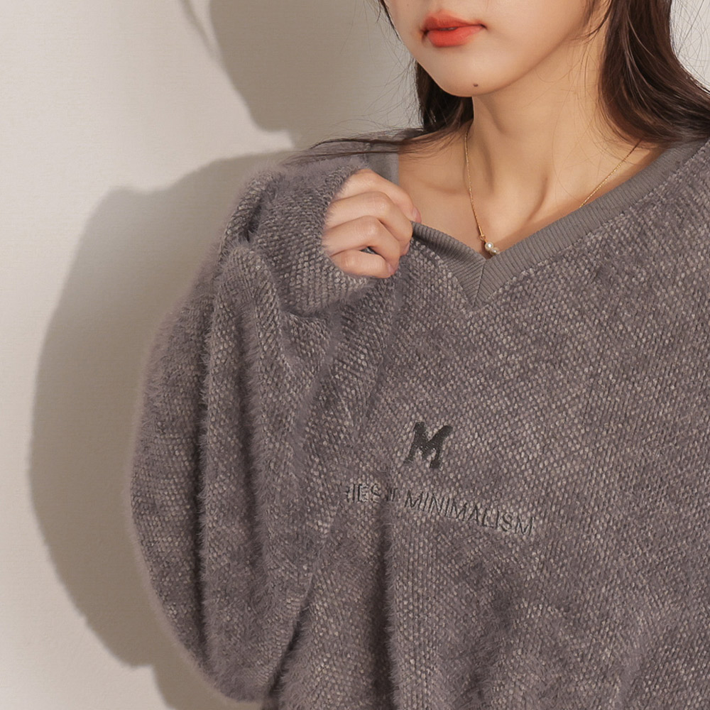 V領刺繡短版上衣-灰【KT223465】-4色_2