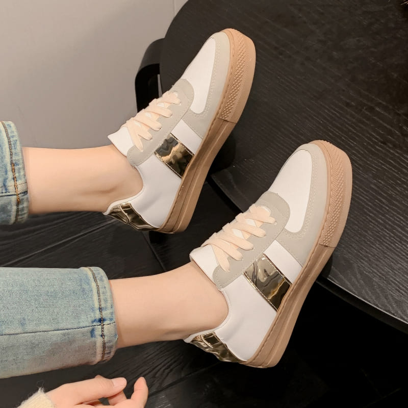 【現貨出清】【36-44全尺碼】白鞋．MIT簡約皮革拼色繫帶平底休閒包鞋．白鳥麗子_3