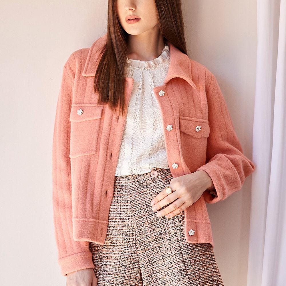 ILEY伊蕾 甜美毛絨針織立體排紋外套(淺桔色；M-XL)1234515218_0
