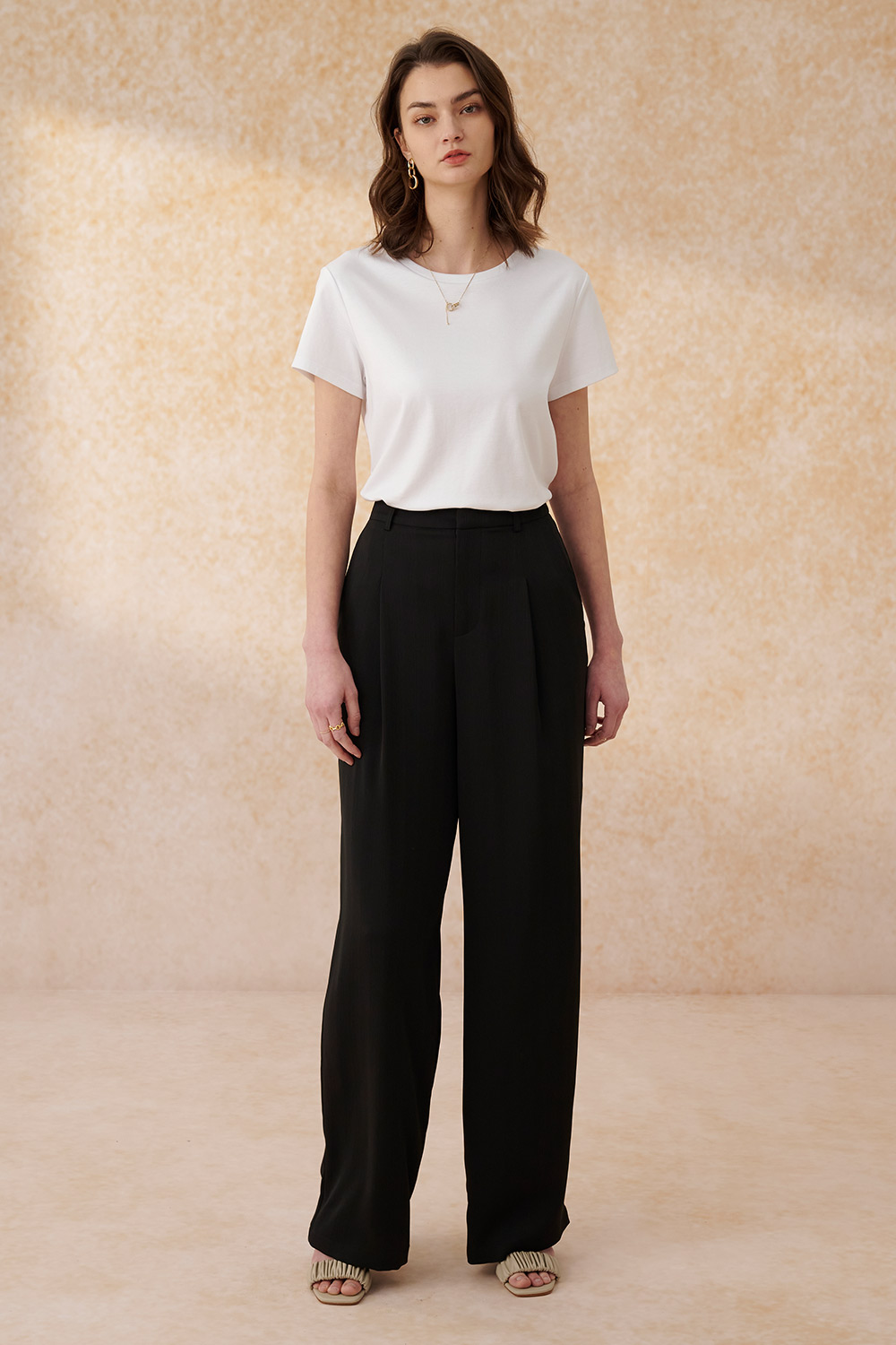 SST&C Black Pleated Wide Trousers | 8262402002  (Outlet)_4
