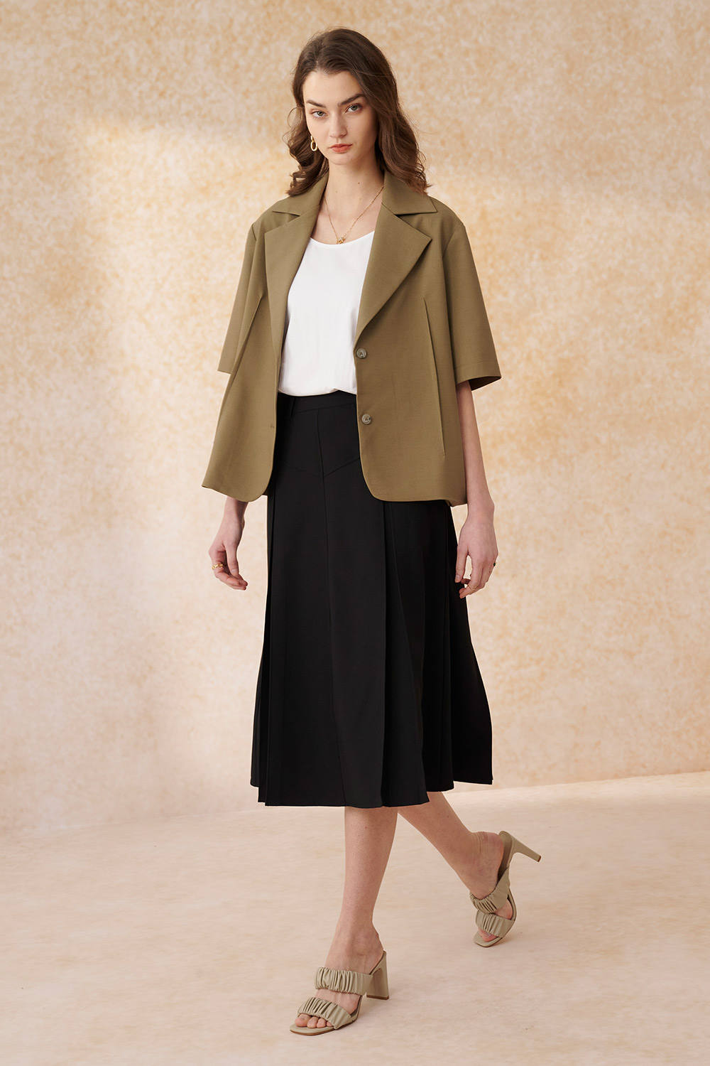 SST&C Black Textured Pleated Long Skirt | 8362402002  (Outlet)_3