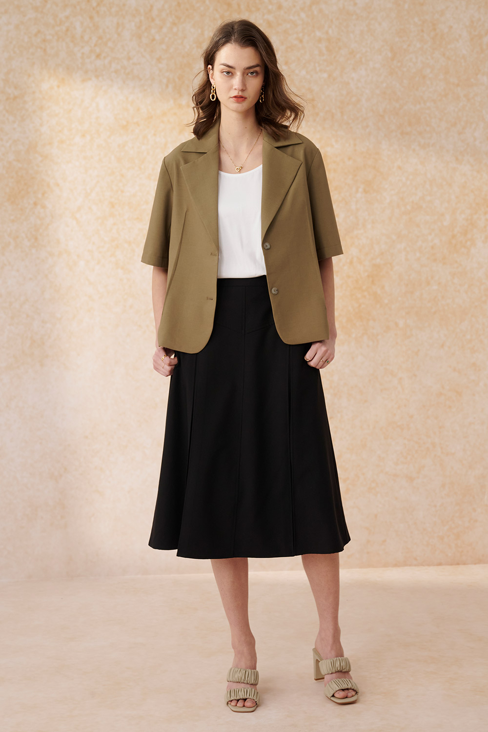 SST&C Black Textured Pleated Long Skirt | 8362402002  (Outlet)_4