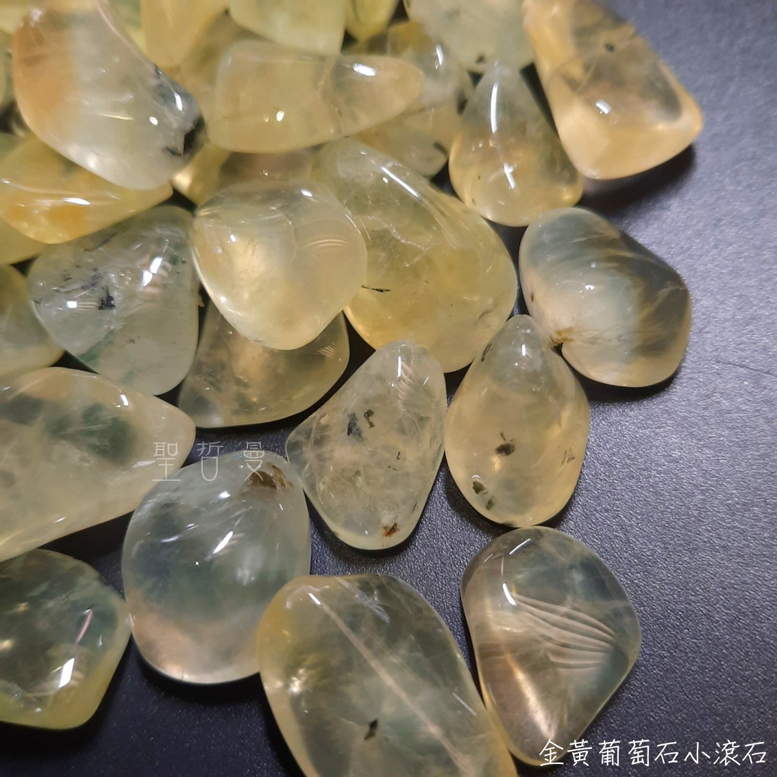 馬利金黃葡萄石小滾石 Golden Prehnite ~財富，親和力，占卜預言&希望之石，療癒與和諧_3