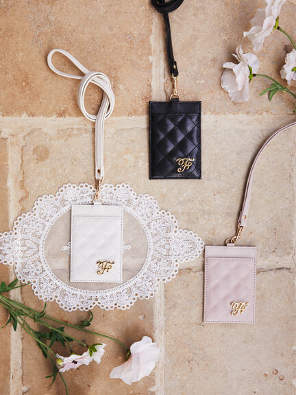 典雅菱格壓紋金標皮革證件套(8A41FTJ1500) - Maison de FLEUR