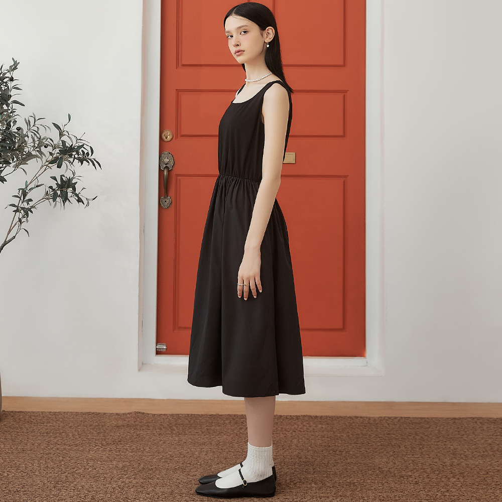 OUWEY歐薇 U領涼爽素色無袖洋裝(兩色；XS-L)3242327540_1