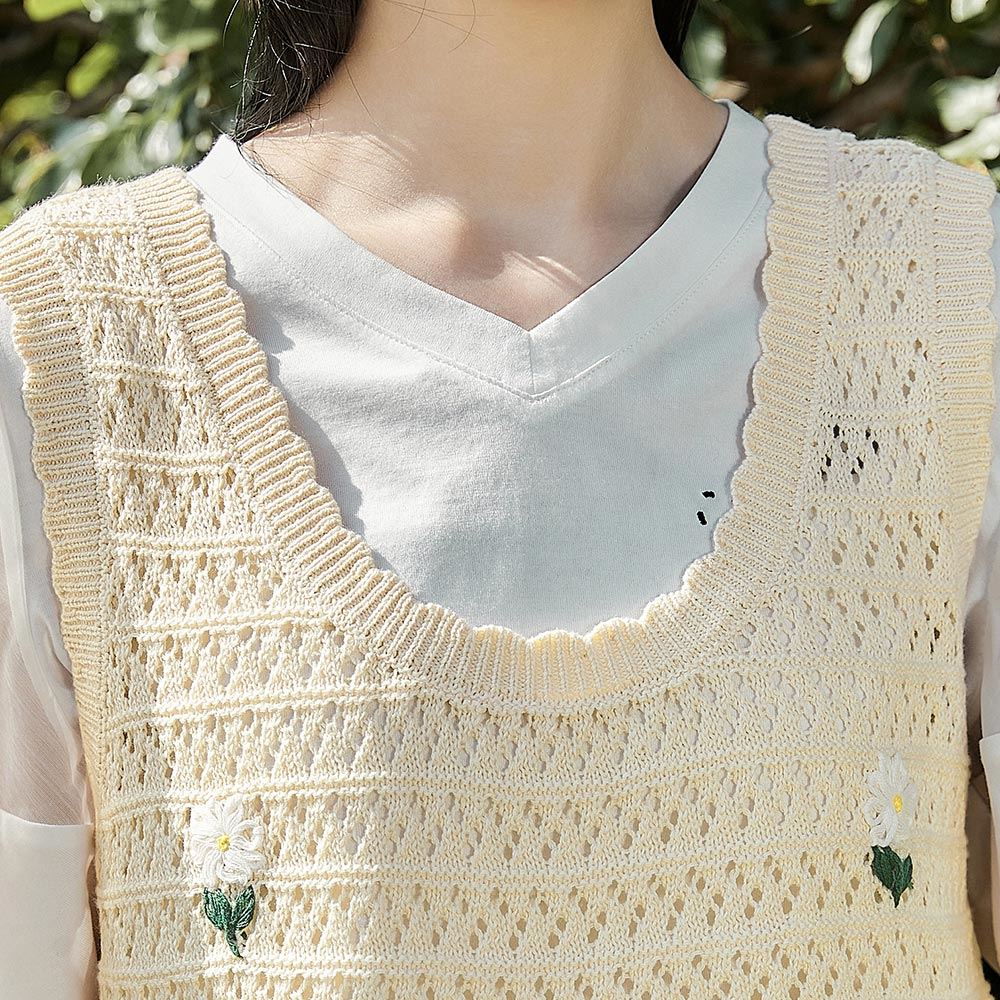 OUWEY歐薇 刺繡小雛菊針織背心(杏色；S-L)3242195708_2
