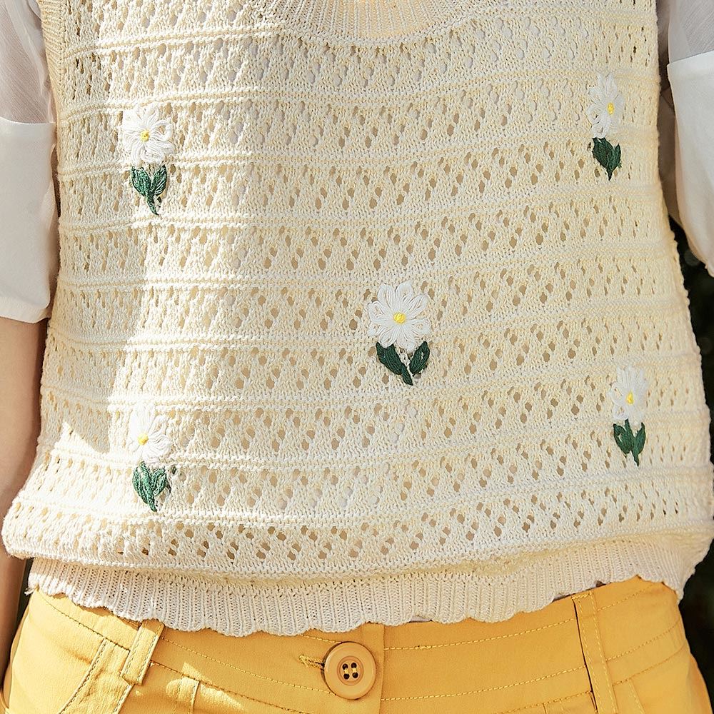 OUWEY歐薇 刺繡小雛菊針織背心(杏色；S-L)3242195708_3