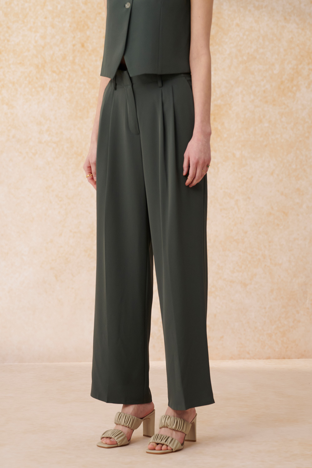SST&C Dark Slate Gray Pleated Wide Trousers | 8262404004  (Outlet)_4