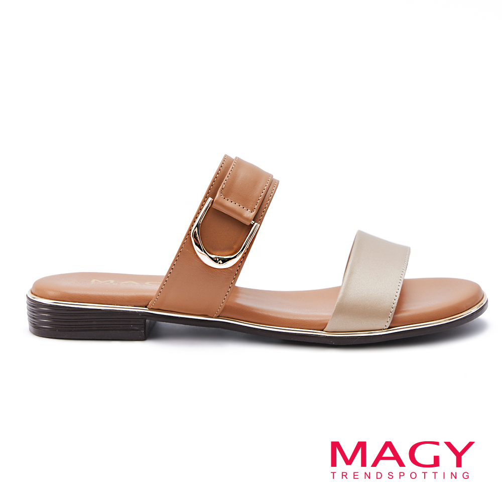 MAGY 個性金屬飾扣二字寬帶拖鞋 棕色 #15006