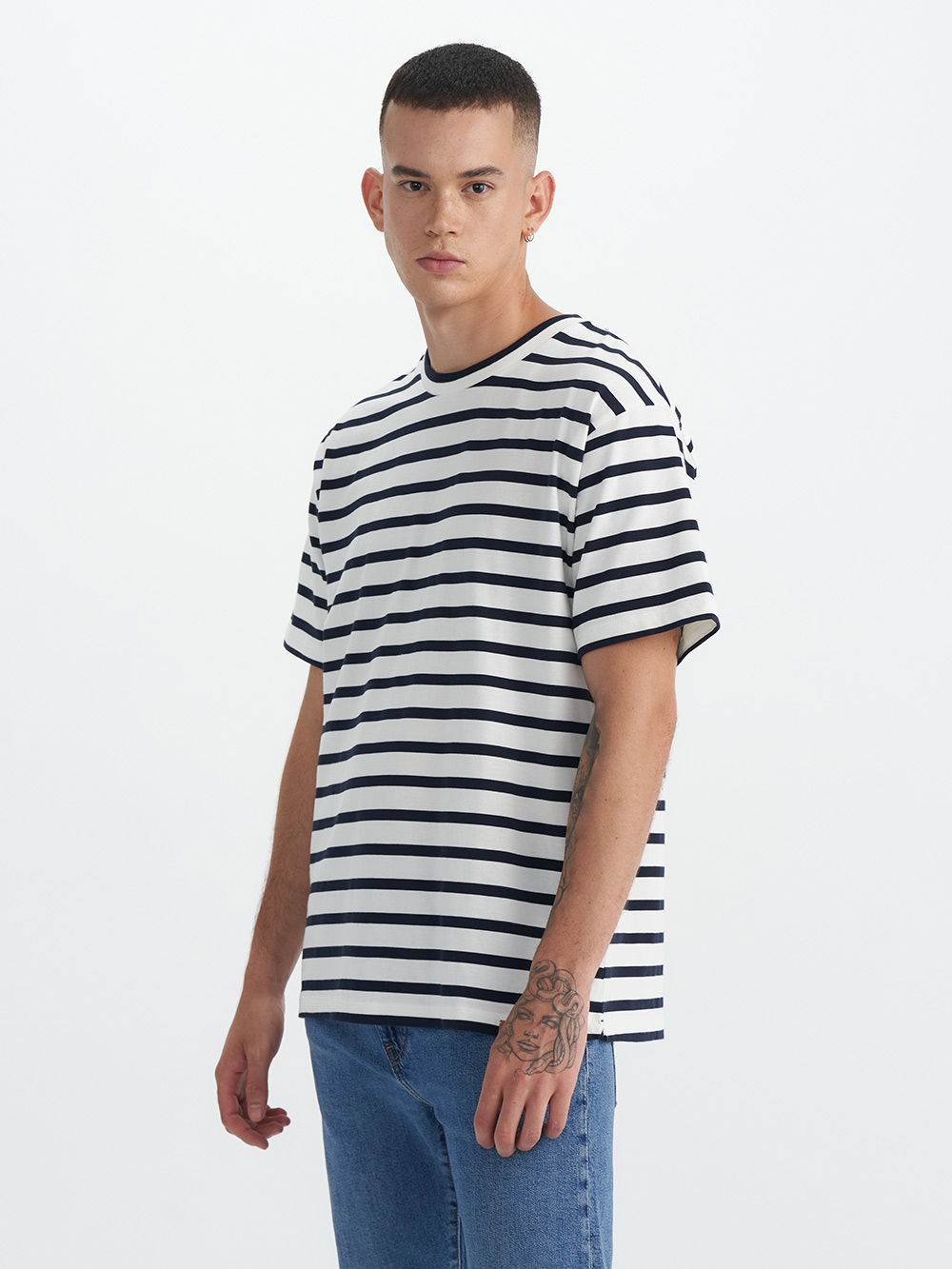 Levi’s® 男款logo條紋休閒短袖Tee恤 熱賣單品