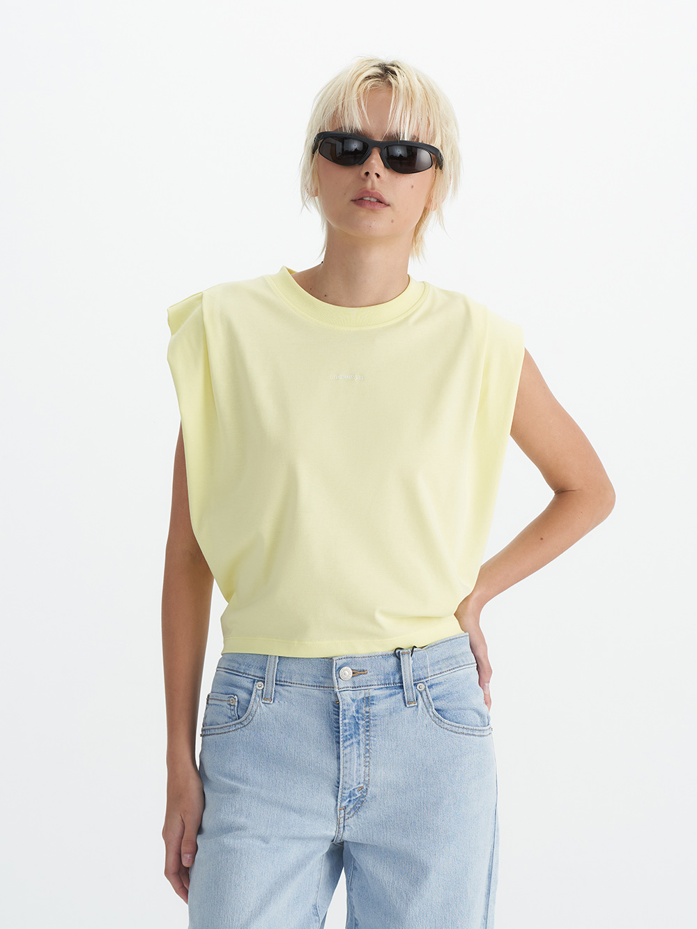 Levi’s® 女款綁帶無袖背心 Performance Cool 熱賣單品