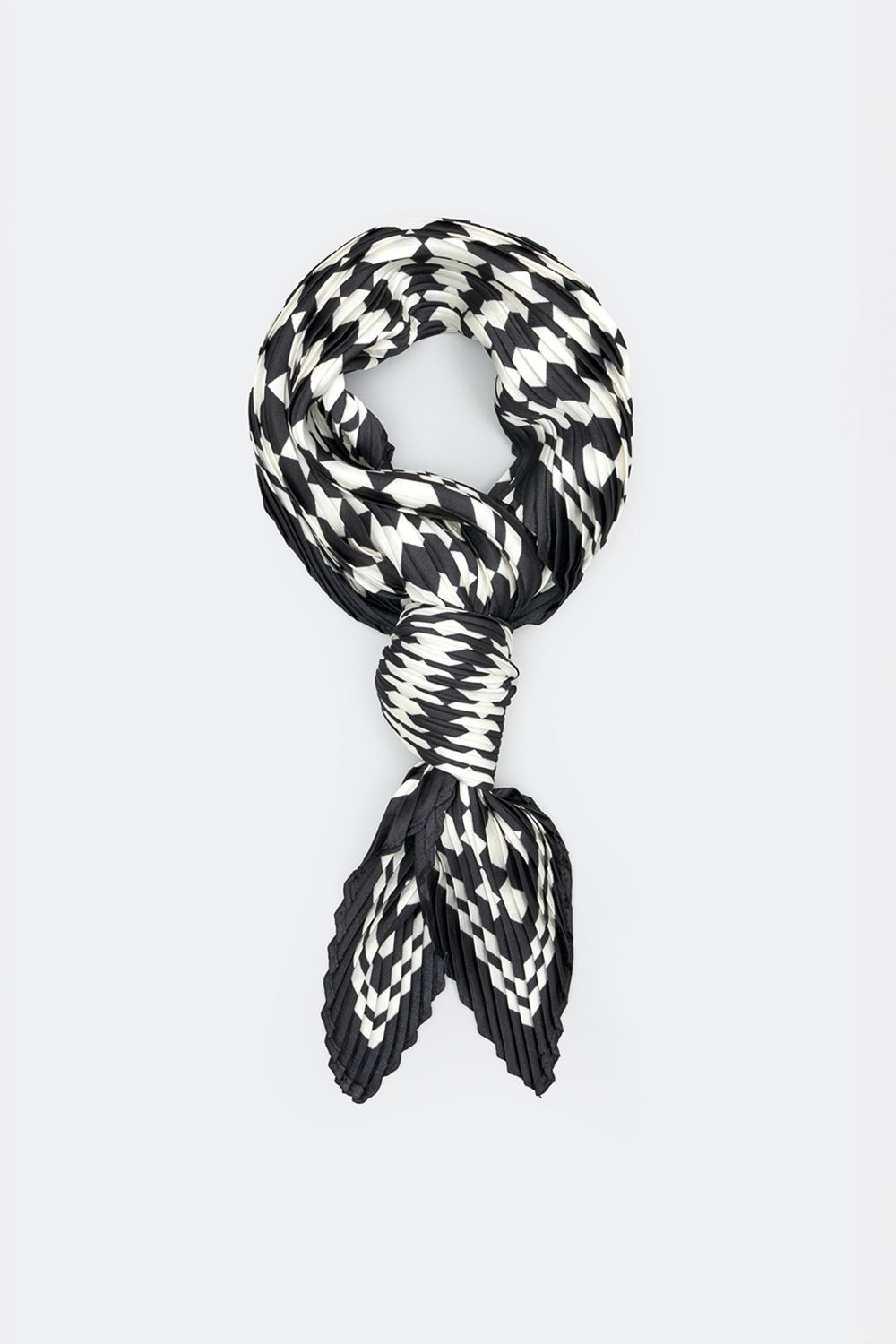 SST&C Black and White Diamond Scarf | 9462405001_0