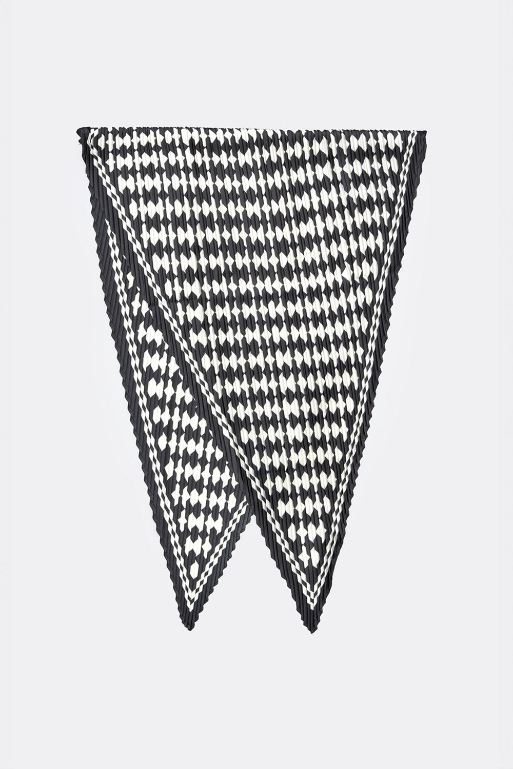 SST&C Black and White Diamond Scarf | 9462405001_1
