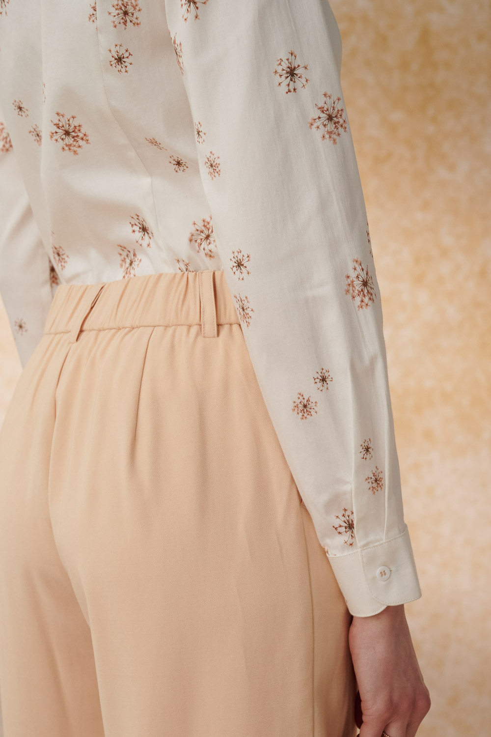 SST&C Soft Peach and Dandelion Print Slim Fit Shirt | 7562404008  (Outlet)_6